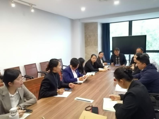 会议室里的人们AI 生成的内容可能不正确。 会议室里的人们AI 生成的内容可能不正确。