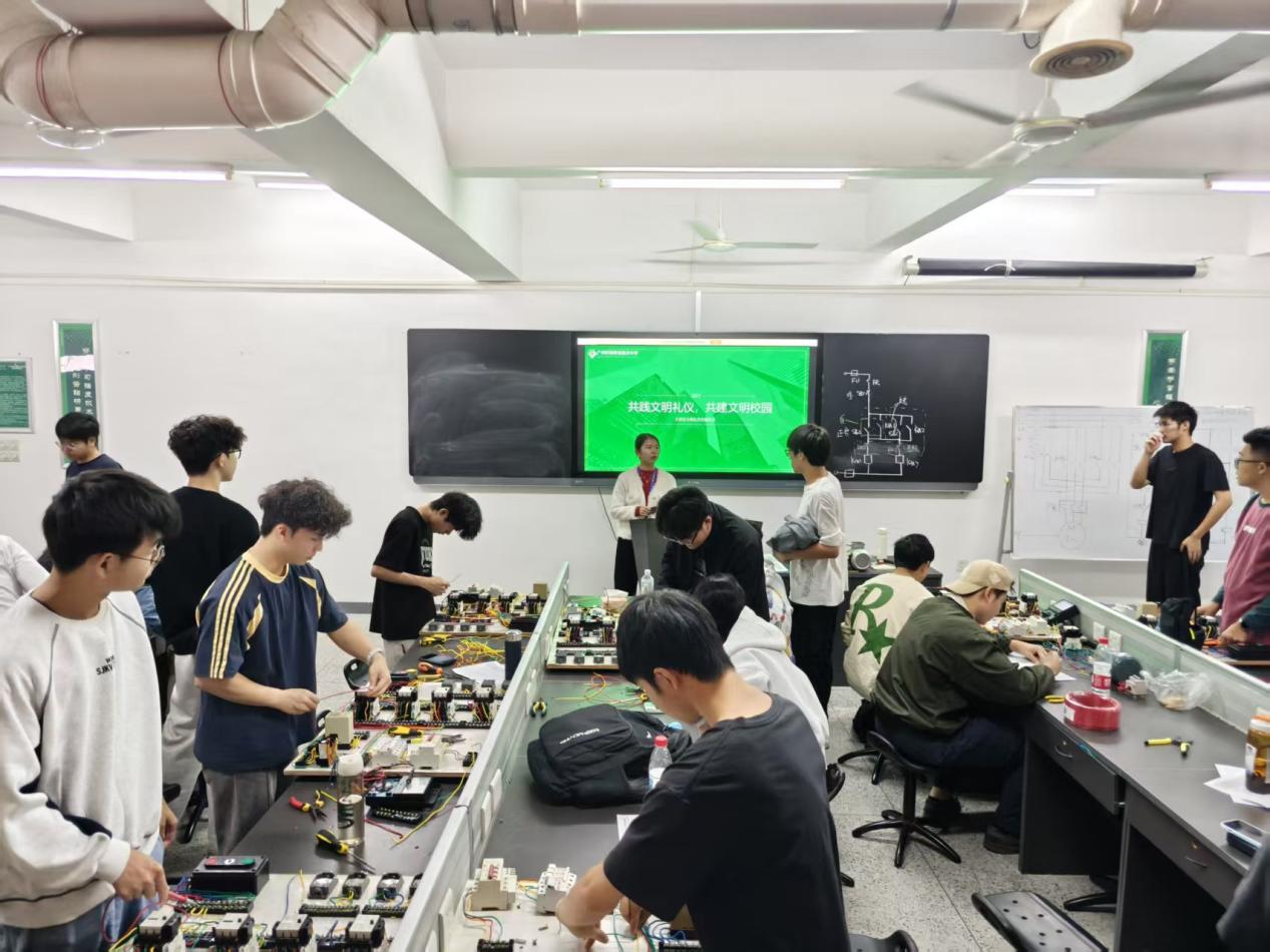 23机械设计本科5班 23机械设计本科5班