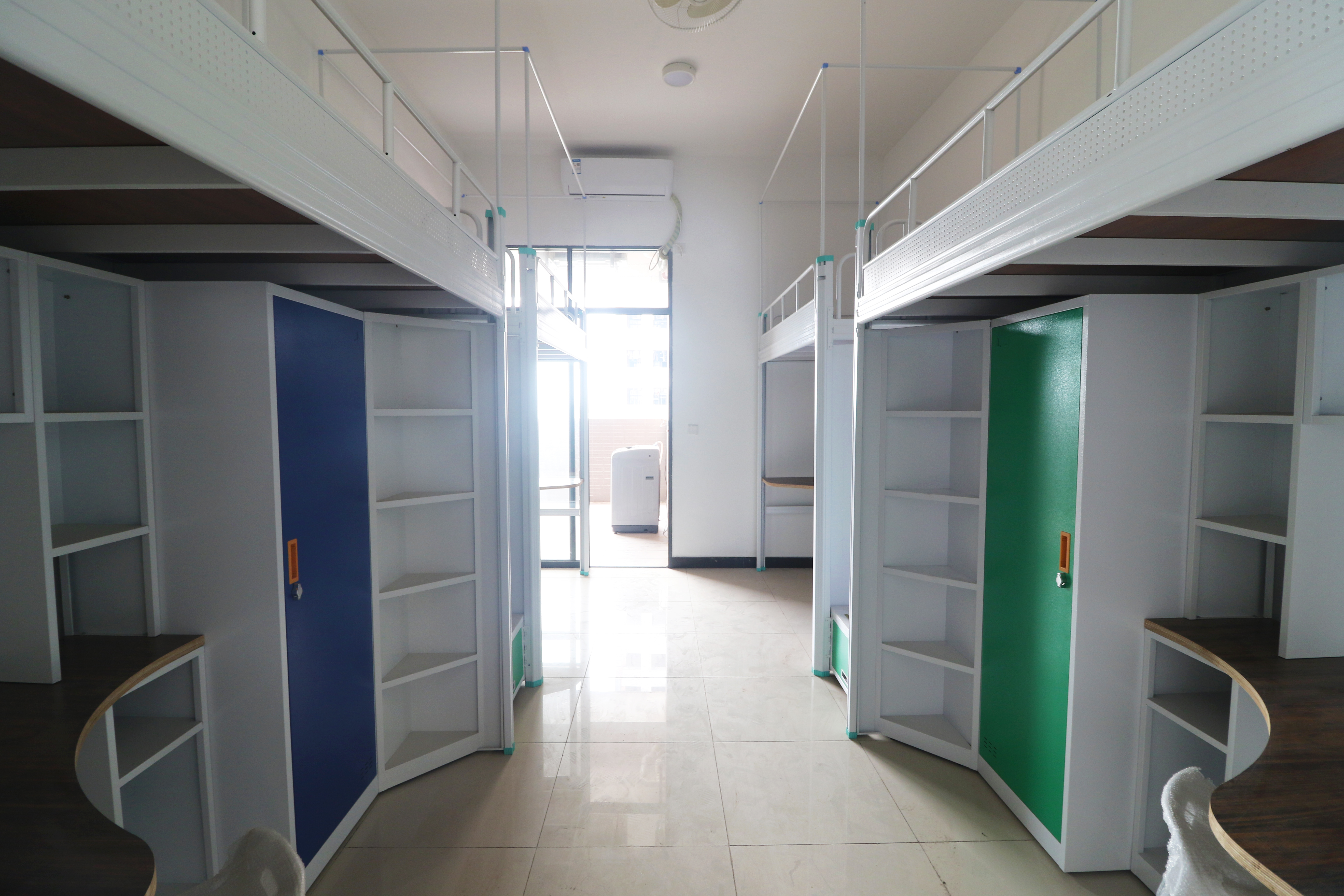 四人间学生宿舍