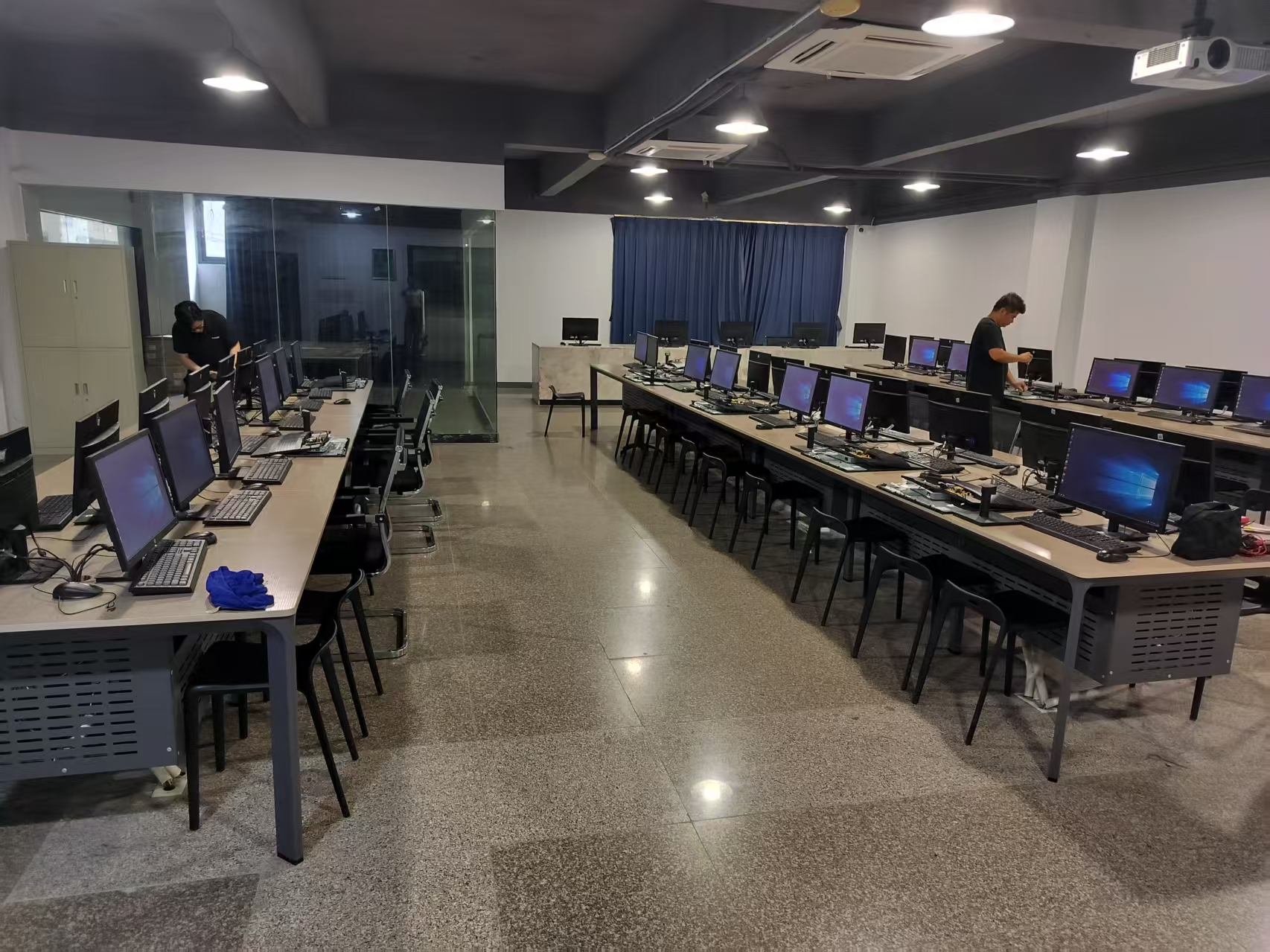 2307-4.jpg 2307-4.jpg