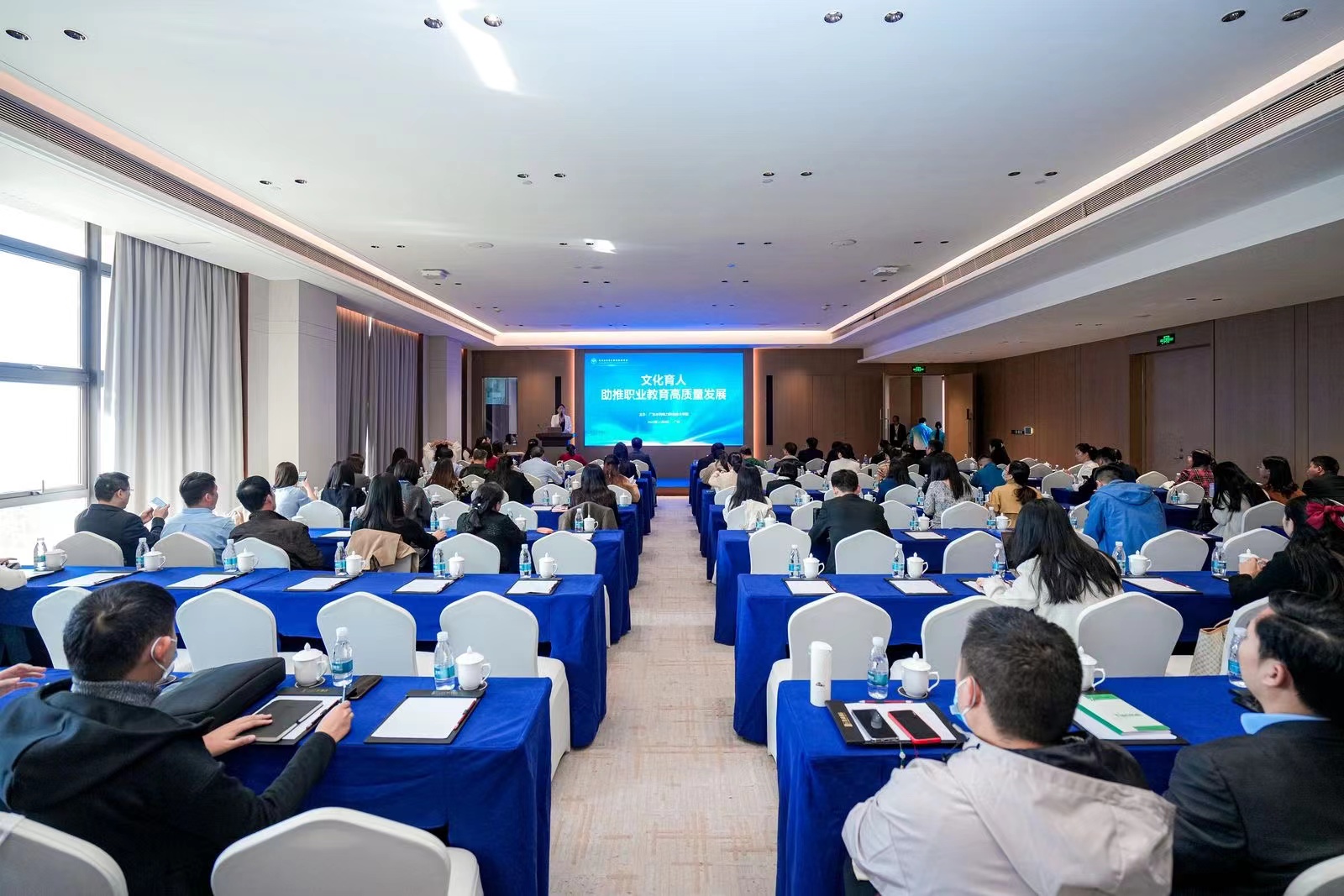 f494c23ba63808bfc916aa0a1a17ff3