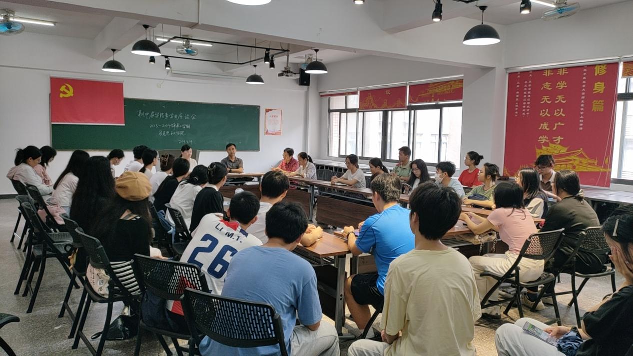 0c1464c1ddb7742e788db9427eb6f7c