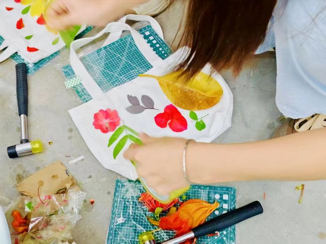 C:/Users/li'yu'mei/OneDrive/桌面/2.jpg2