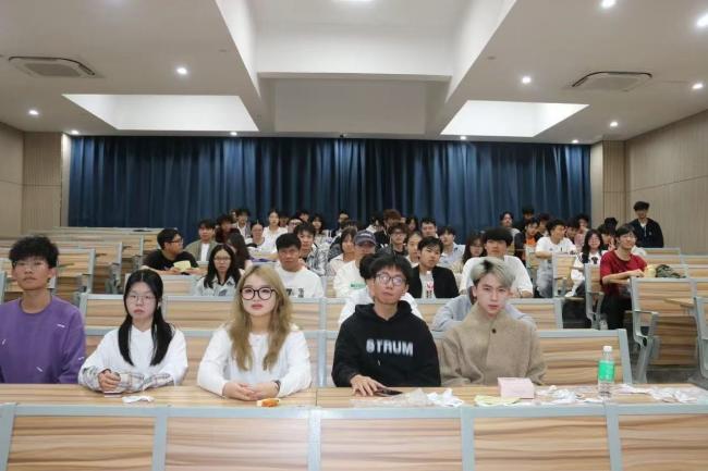 C:/Users/86137/Pictures/1.。。.jpg1.。。 C:/Users/86137/Pictures/1.。。.jpg1.。。