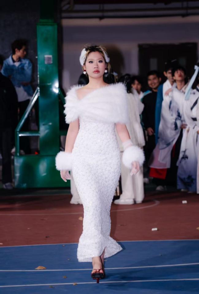 C:/Users/HUAWEI/Documents/微信图片_20250528204122.jpg微信图片_20250528204122