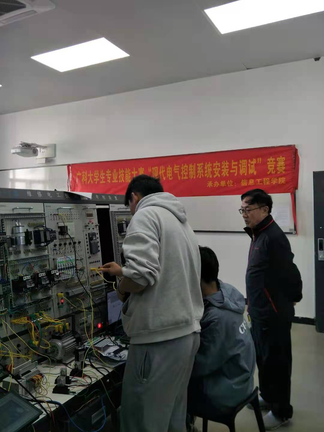 杨振波1.jpg 杨振波1.jpg