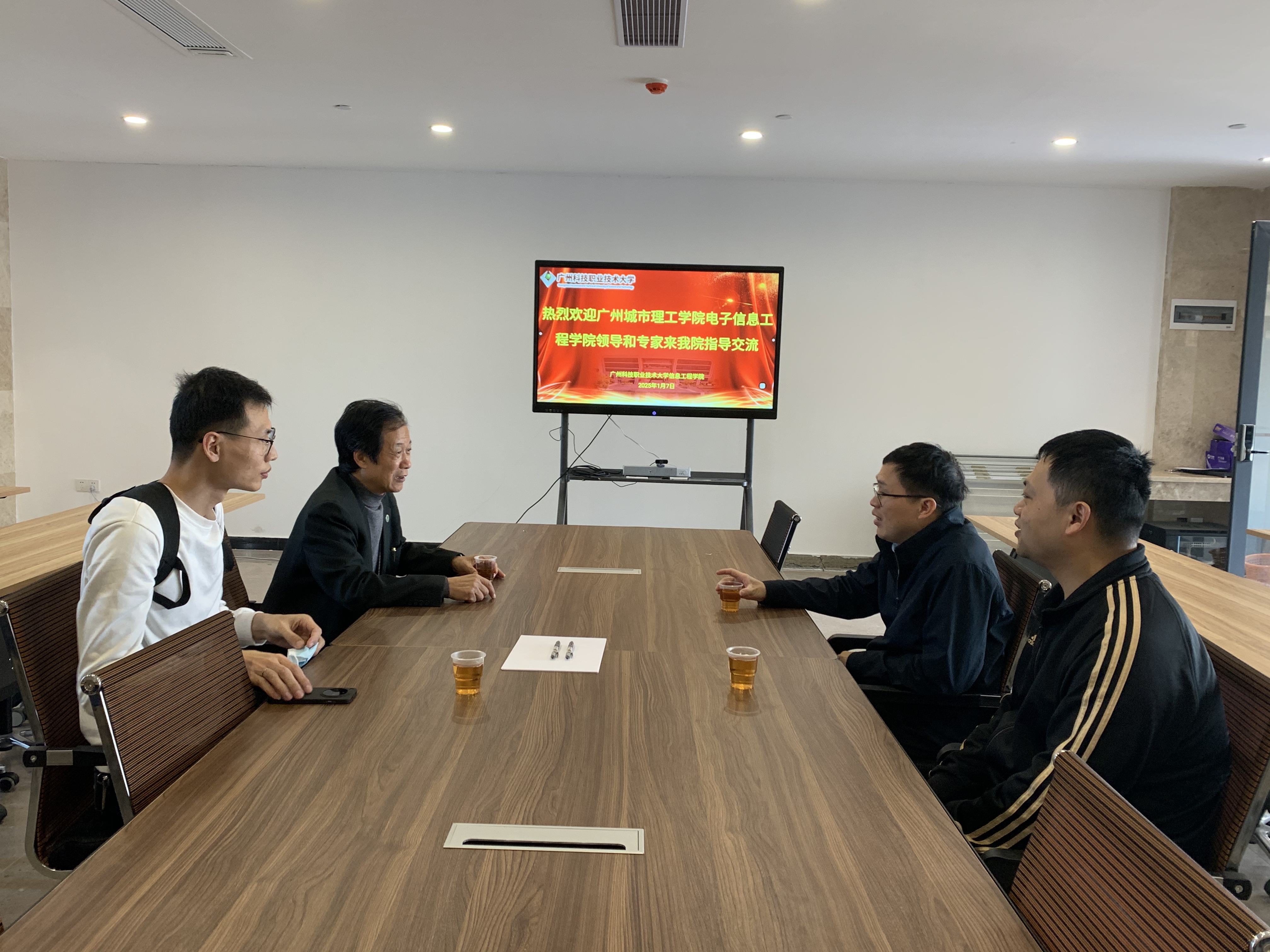 38f22d2c1852998675ee684270af95e.jpg 38f22d2c1852998675ee684270af95e.jpg